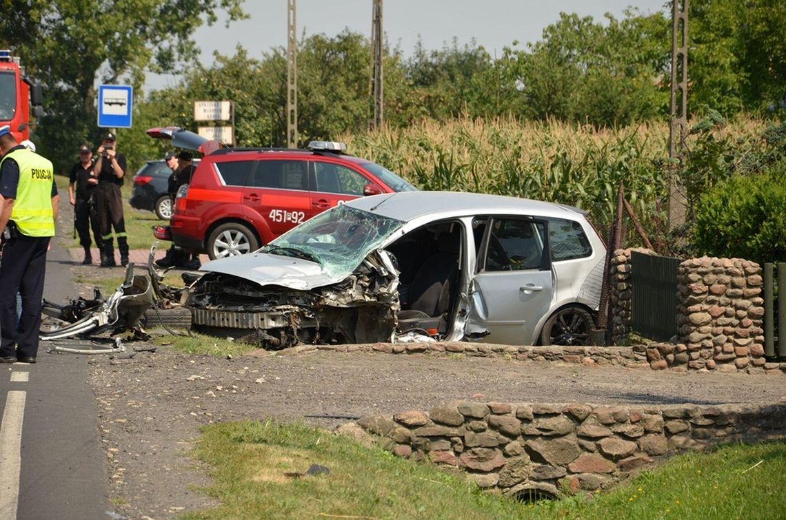 Mijali wypadek, doszło do czołowego zderzenia. Matka i dziecko w szpitalu ZDJĘCIA