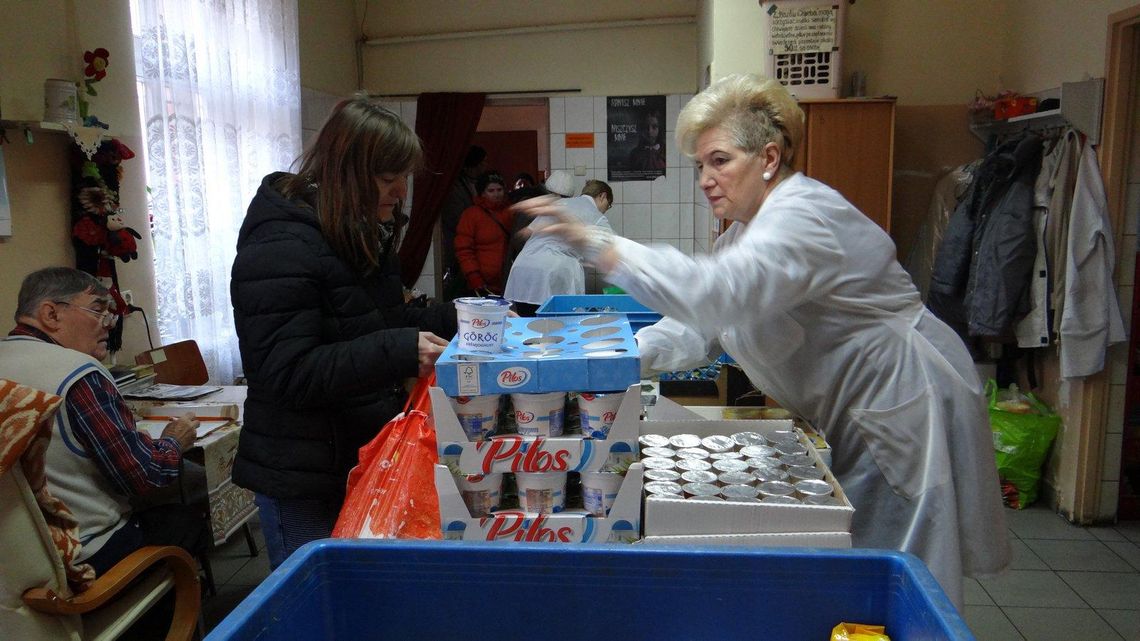 Mniej wielodzietnych, więcej starszych. Teraz tacy potrzebują pomocy ZDJĘCIA