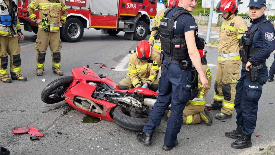 Motocykl vs. Dodge. Poszkodowany 19-letni kierowca jednośladu Motocykl vs. Dodge. Poszkodowany 19-letni kierowca jednośladu