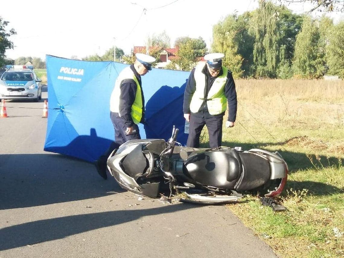 Motorowerzysta uderzył w drzewo. Zginął na miejscu ZDJĘCIA