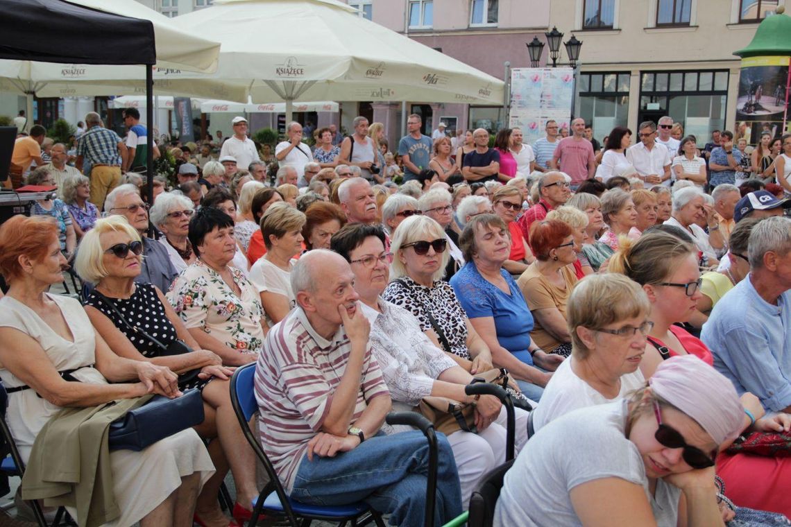 „Muzyczny Rynek” z Piotrem Poradą i Piano Song ZDJĘCIA