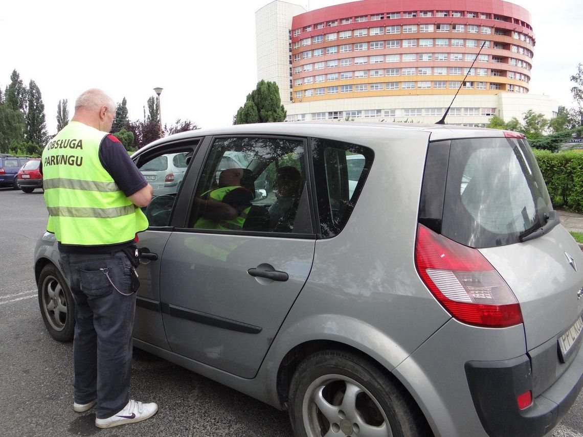 Myślicie, że opłata za parking przy szpitalu była za wysoka? Jest jeszcze wyższa ZDJĘCIA