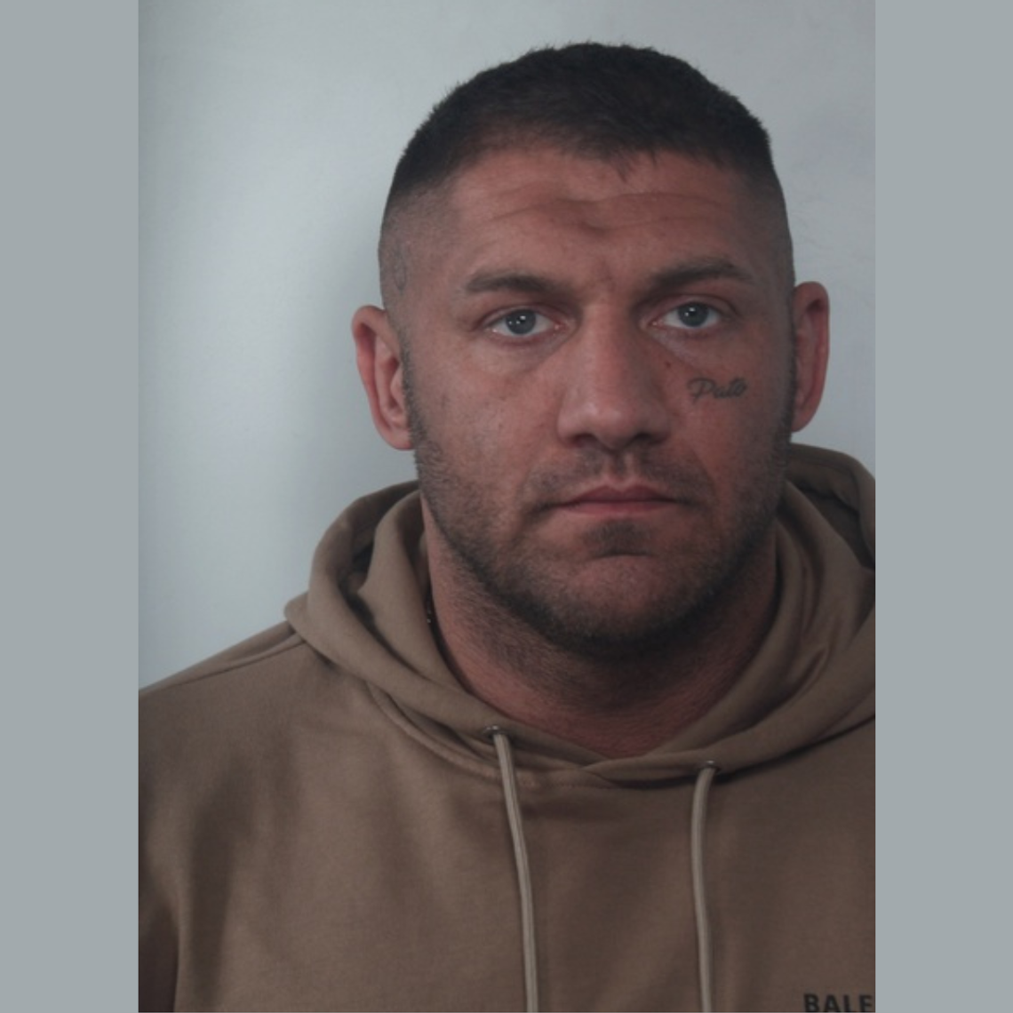 Napis ,,PATO'' pod okiem. INTERPOL szuka Piotra „Adamusa” Adamczewskiego Napis ,,PATO'' pod okiem. INTERPOL szuka Piotra „Adamusa” Adamczewskiego