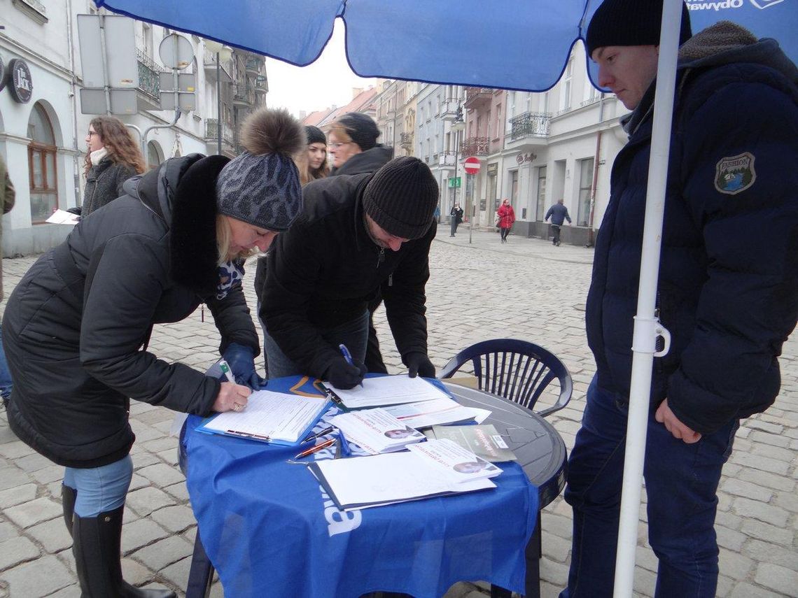 Nie p(i)sujcie nam szkoły! Kaliszanie chcą referendum w sprawie reformy edukacji?