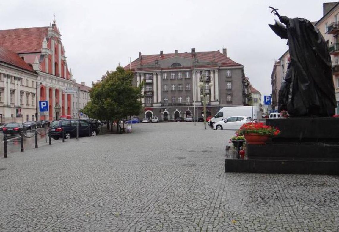 Nie rozbiorą kostki brukowej, bo tym, którzy ją układali, może być przykro