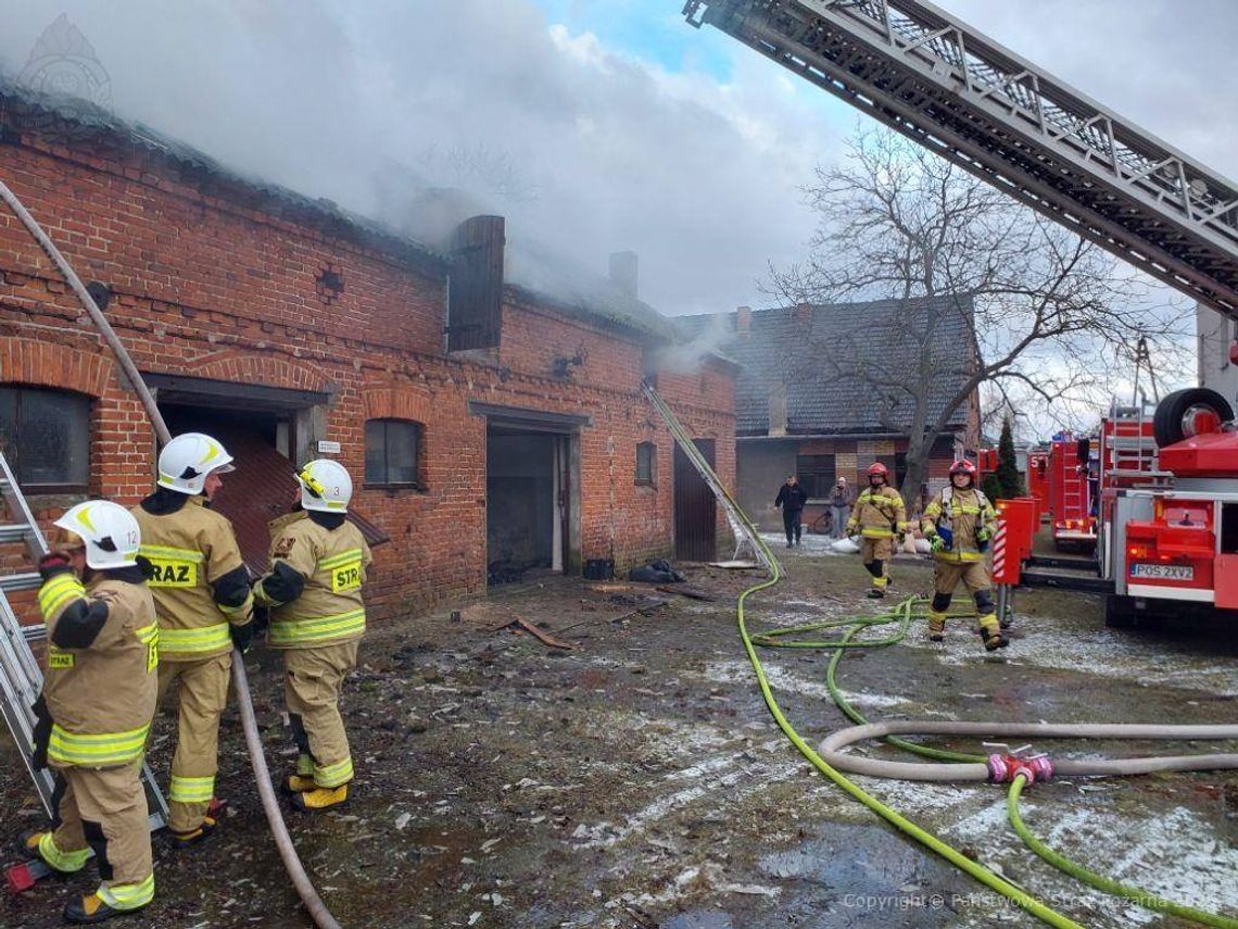 Nie żyje młody mężczyzna. W środku pusta gaśnica