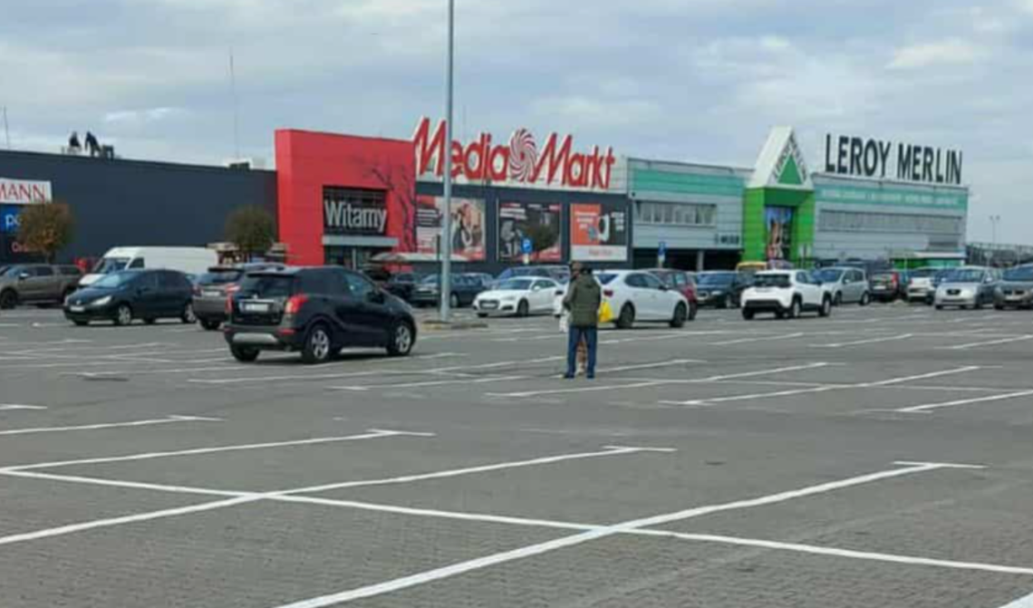 Niebezpieczne „okazje” na parkingu. Ukrainiec zaczepia mieszkańców KALISZANKA OSTRZEGA Niebezpieczne „okazje” na parkingu. Ukrainiec zaczepia mieszkańców KALISZANKA OSTRZEGA
