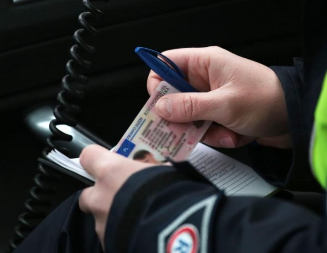 Niebezpieczne popisy na myjni. 20-latek stracił prawo jazdy