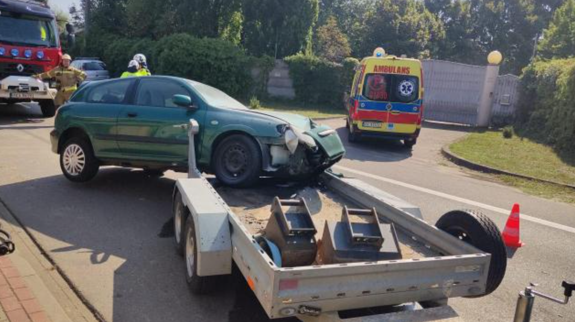 Niebezpieczny moment na drodze. Sprawcą... 91-letni kierowca!