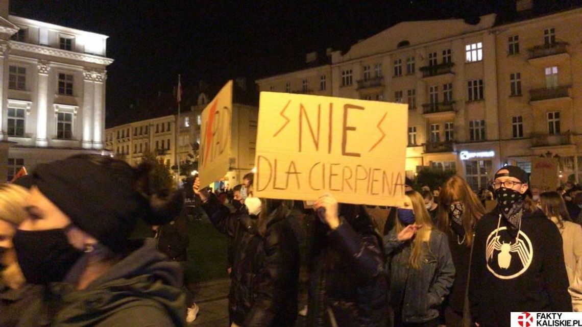 Niemal całkowity zakaz aborcji w Polsce. Kobiety wychodzą na ulice