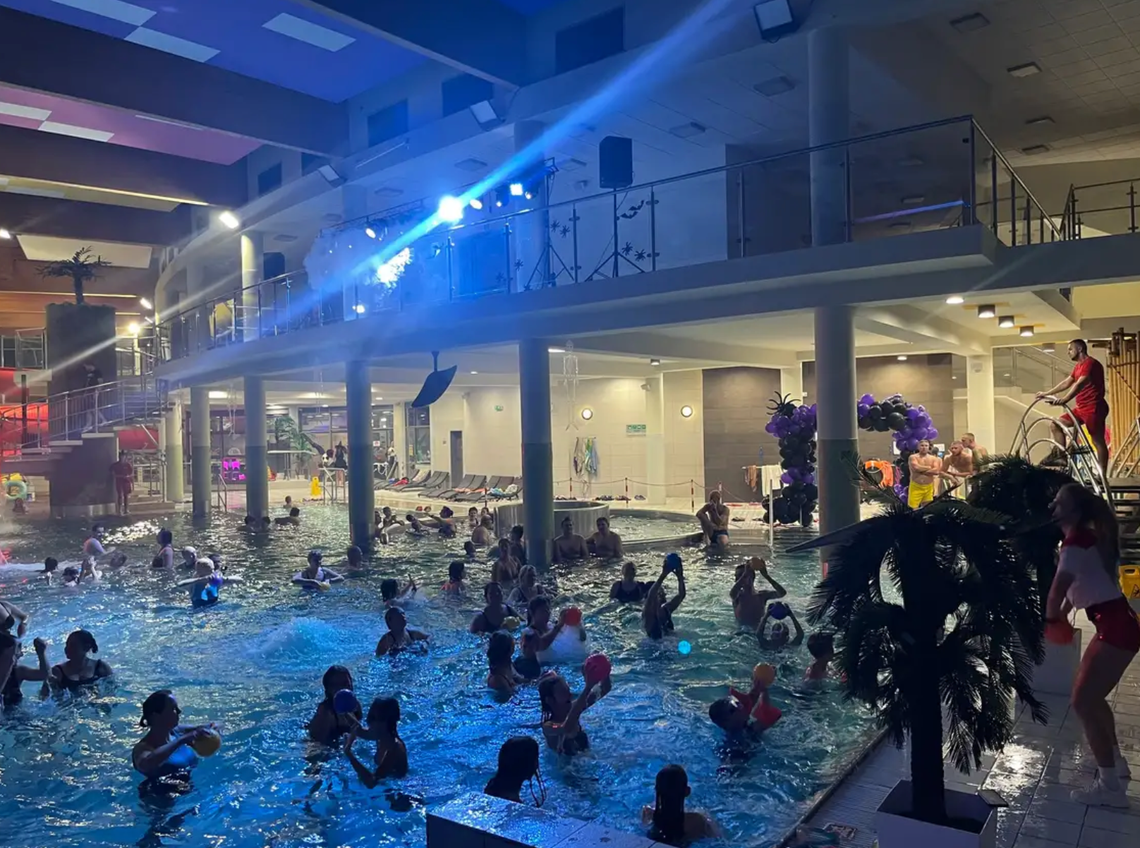 Nocne pływanie i sauny po zmroku. Aquapark szykuje Halloween Party