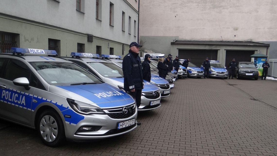 Nowe radiowozy dla kaliskiej policji ZDJĘCIA