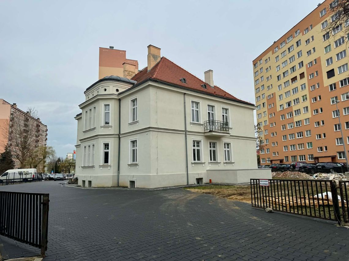 NOWE życie pałacyku po MOK. Jest najemca