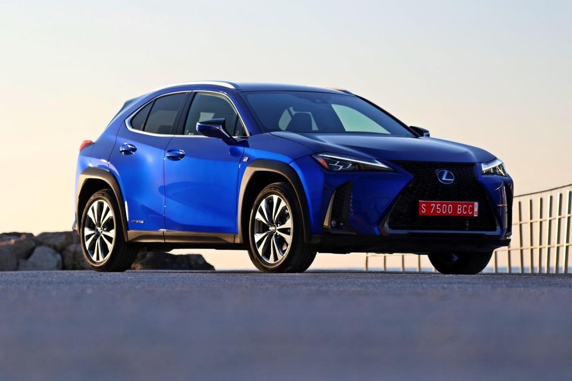 Nowy Lexus UX w atrakcyjnej cenie tylko w salonie Toyota Mikołajczak