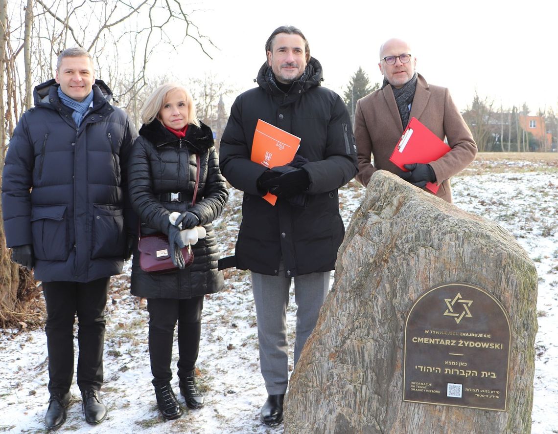 O ten cmentarz trwał spór przez ponad 20 lat. Teraz zmieni się nie do poznania