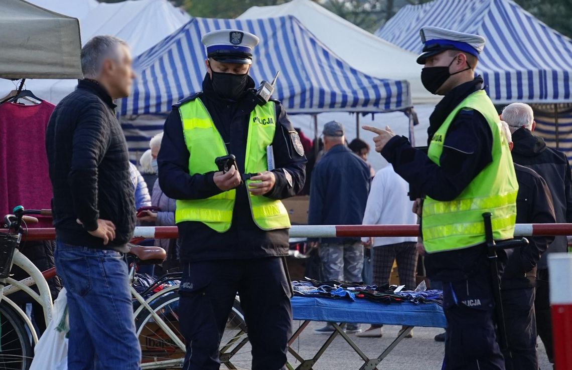 Od dziś cała Polska żółtą strefą i maseczki obowiązkowe także w przestrzeni otwartej. Jak jest w Kaliszu?