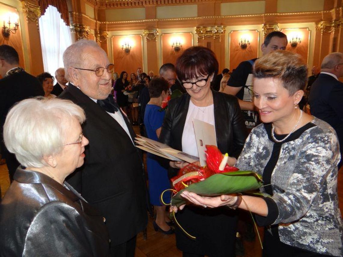 Od ponad 50 lat są razem. Co radzą młodym parom? ZDJĘCIA