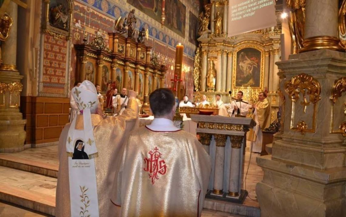 „Od powietrza, głodu i niespodzianej śmierci”. W kościołach modlą się o deszcz i zdrowie