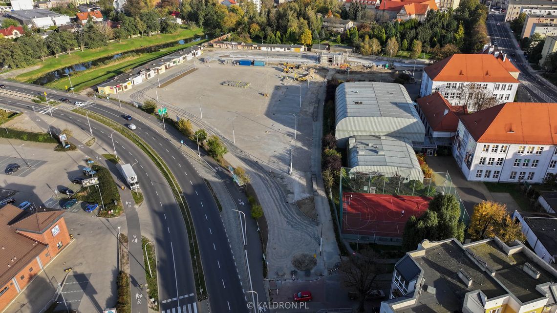 Odnowiony plac z powietrza. Tak teraz wygląda to miejsce WIDEO