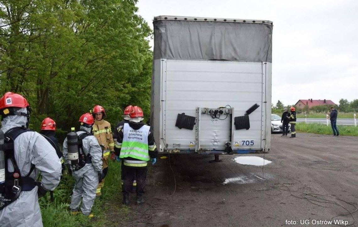 Odpowiedzą za porzucenie ponad 30 ton chemikaliów w Szczurach. Tylko jeden z oskarżonych przyznaje się do winy