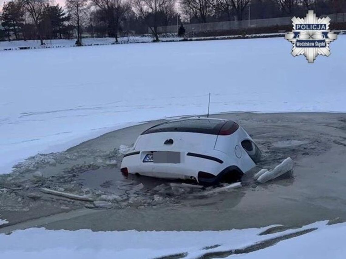 Odwilż sprawia, że lód staje się niebezpieczny. Policja ostrzega przed wchodzeniem