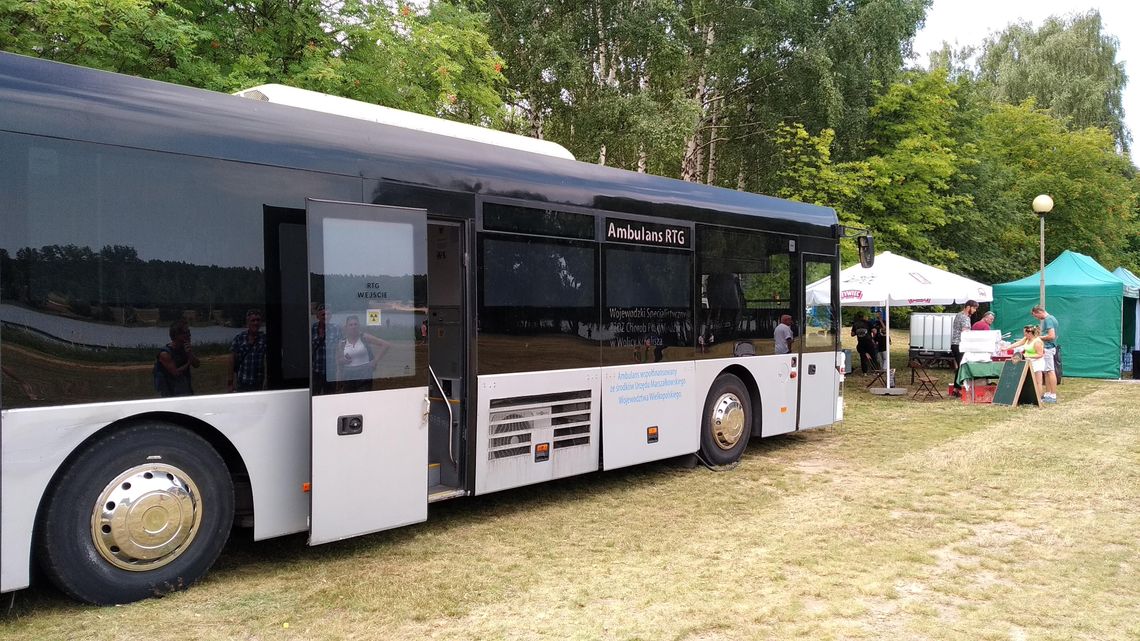 Około stu osób wykonało RTG płuc w czasie pikniku na Szałem. Kilka musi podjąć leczenie ZDJĘCIA