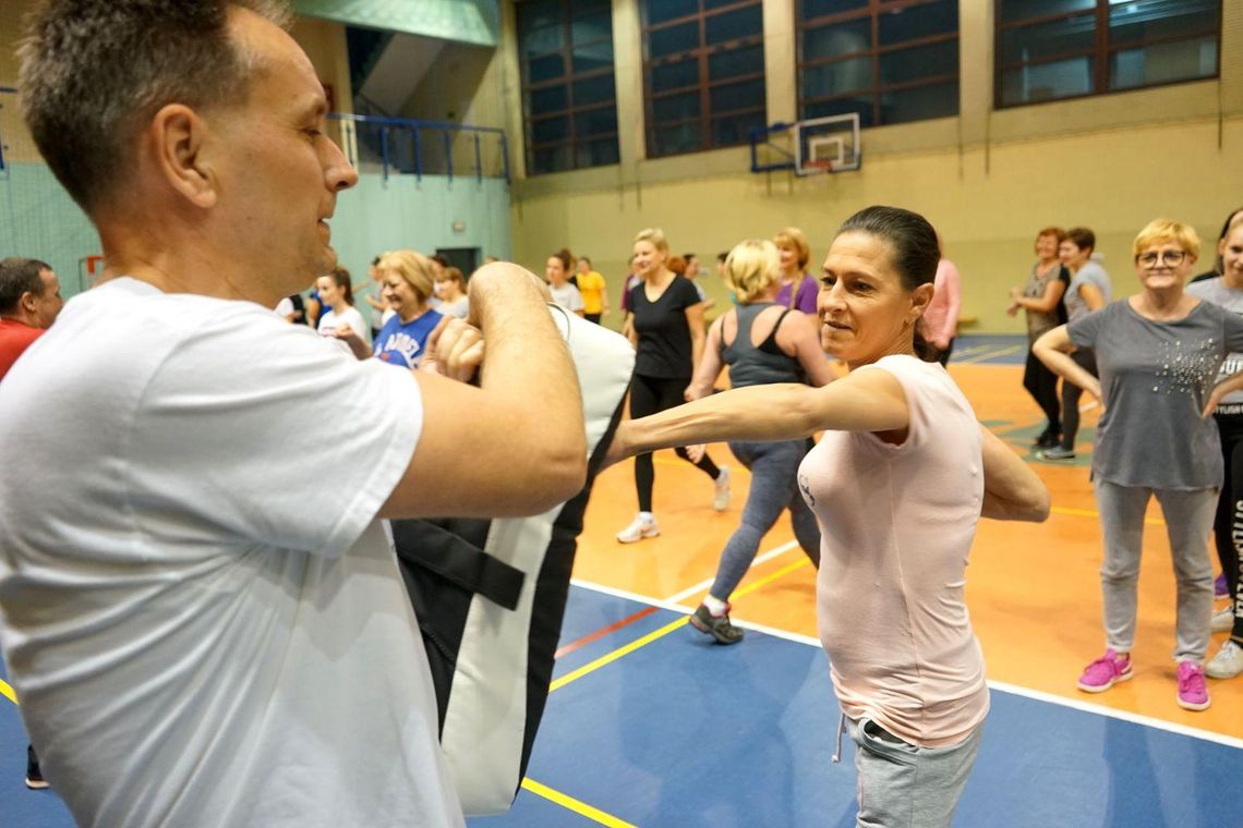 One wiedzą, jak się obronić przed napastnikiem. Prawie 120 pań uczestniczy w kursie „Bezpieczna kobieta” ZDJĘCIA