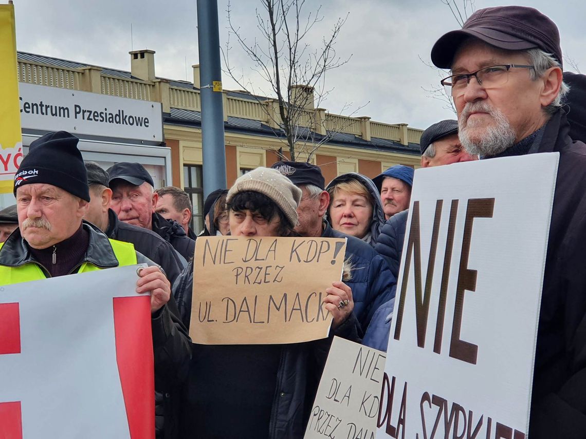 Oni protestują, a budowa wkrótce ruszy. Nowe terminy ws. CPK