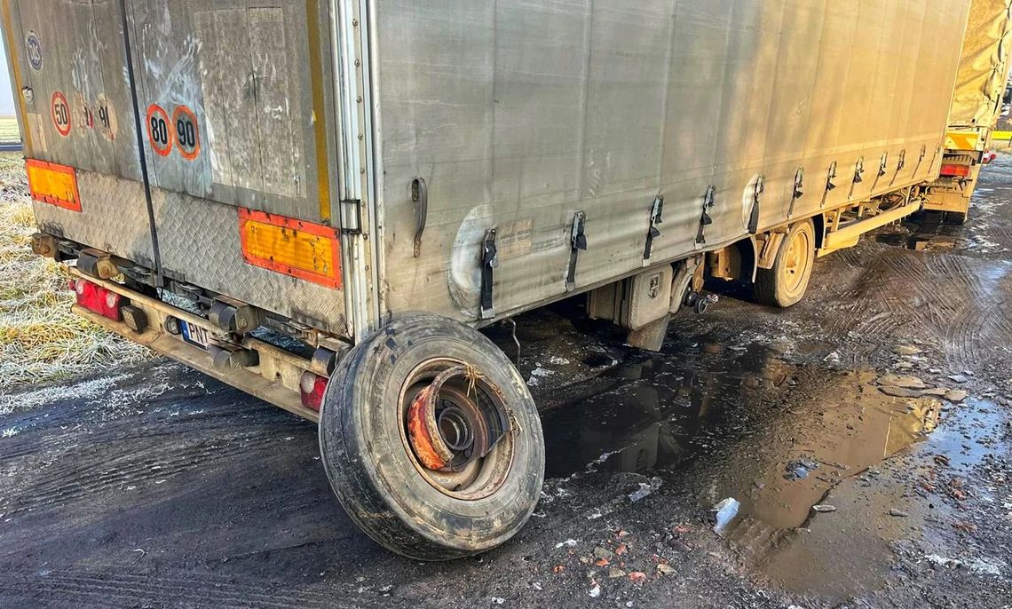 „Opona grozy”. Urwane koło uderzyło w osobówkę „Opona grozy”. Urwane koło uderzyło w osobówkę