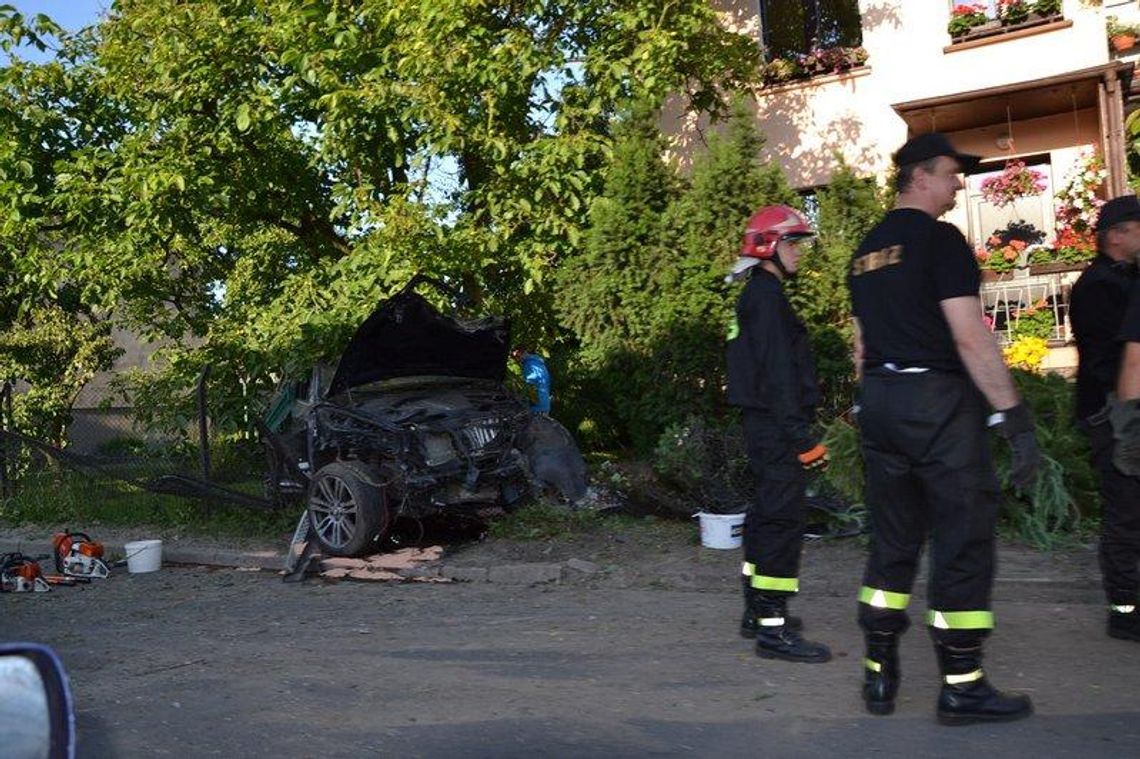 Ostrów Wielkopolski: BMW wjechało w płot