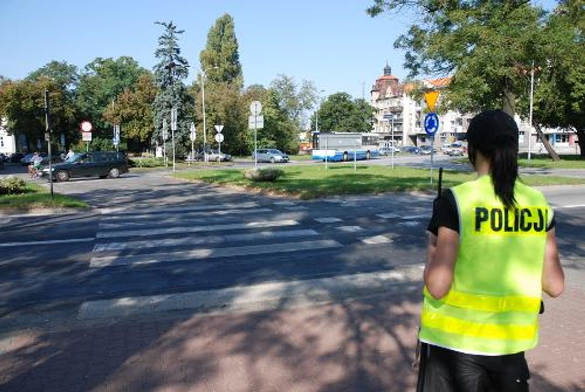 Ostrowscy policjanci wyszli na ulicę