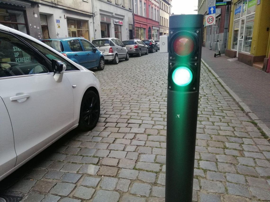 Ostrowski Rynek nie będzie parkingiem ZDJĘCIA