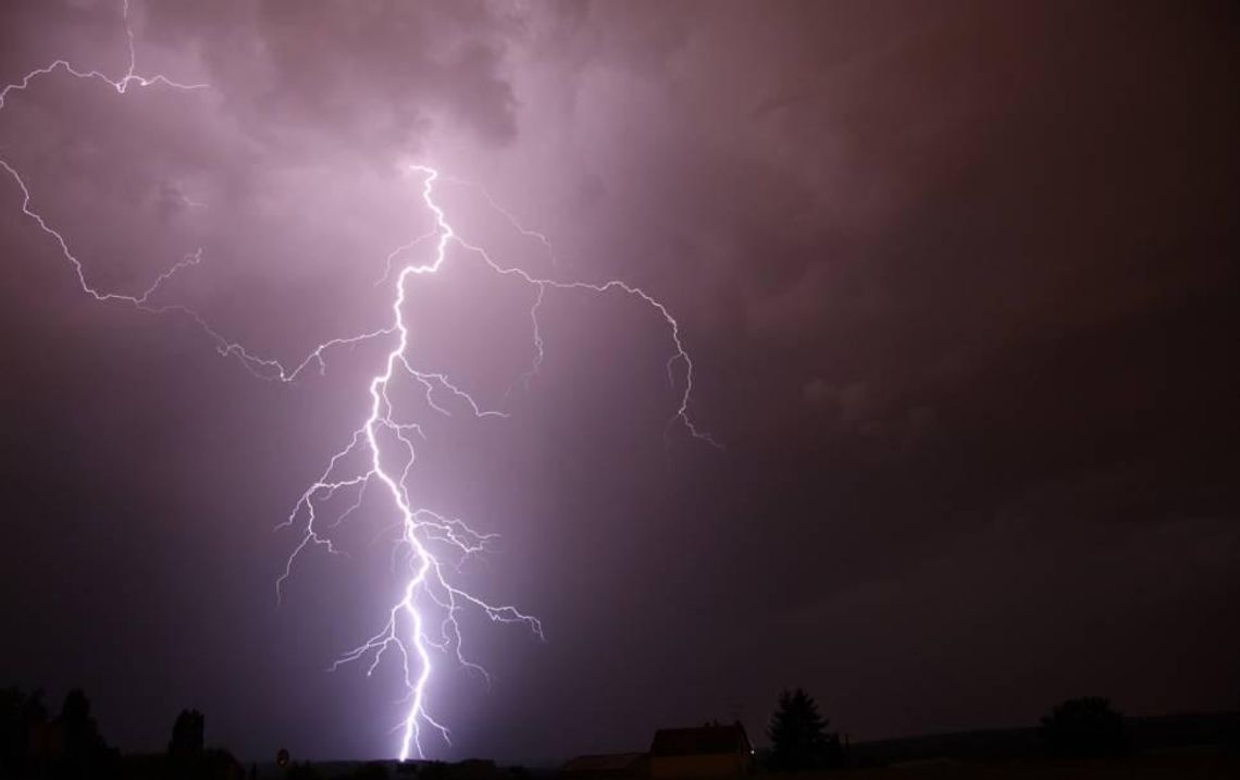 Ostrzeżenie drugiego stopnia przed burzą! Od poniedziałku ochłodzenie