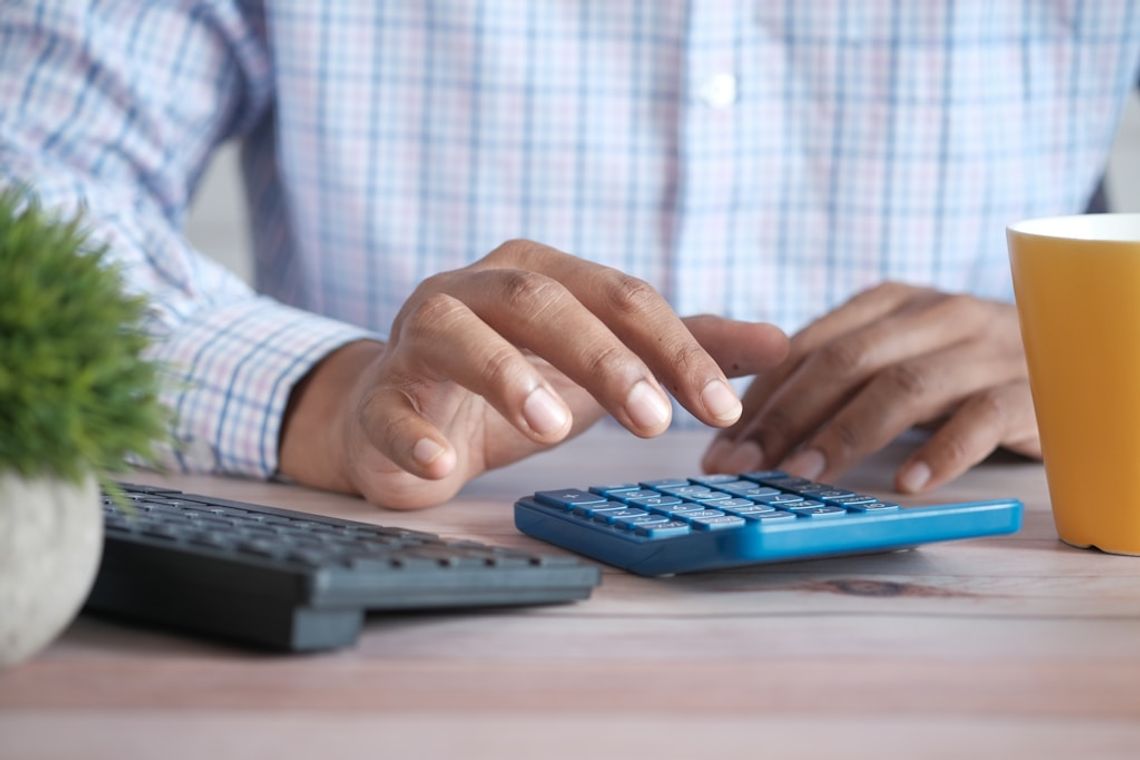 Outsourcing księgowości w firmie – kiedy zewnętrzny dyrektor finansowy to dobry pomysł?