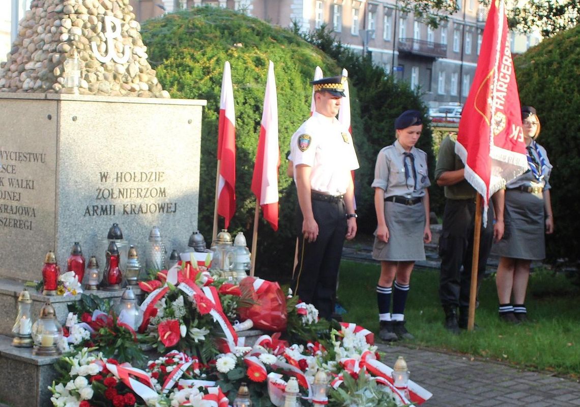 Pamięci Powstańców Warszawskich. O 17.00 zawyją syreny