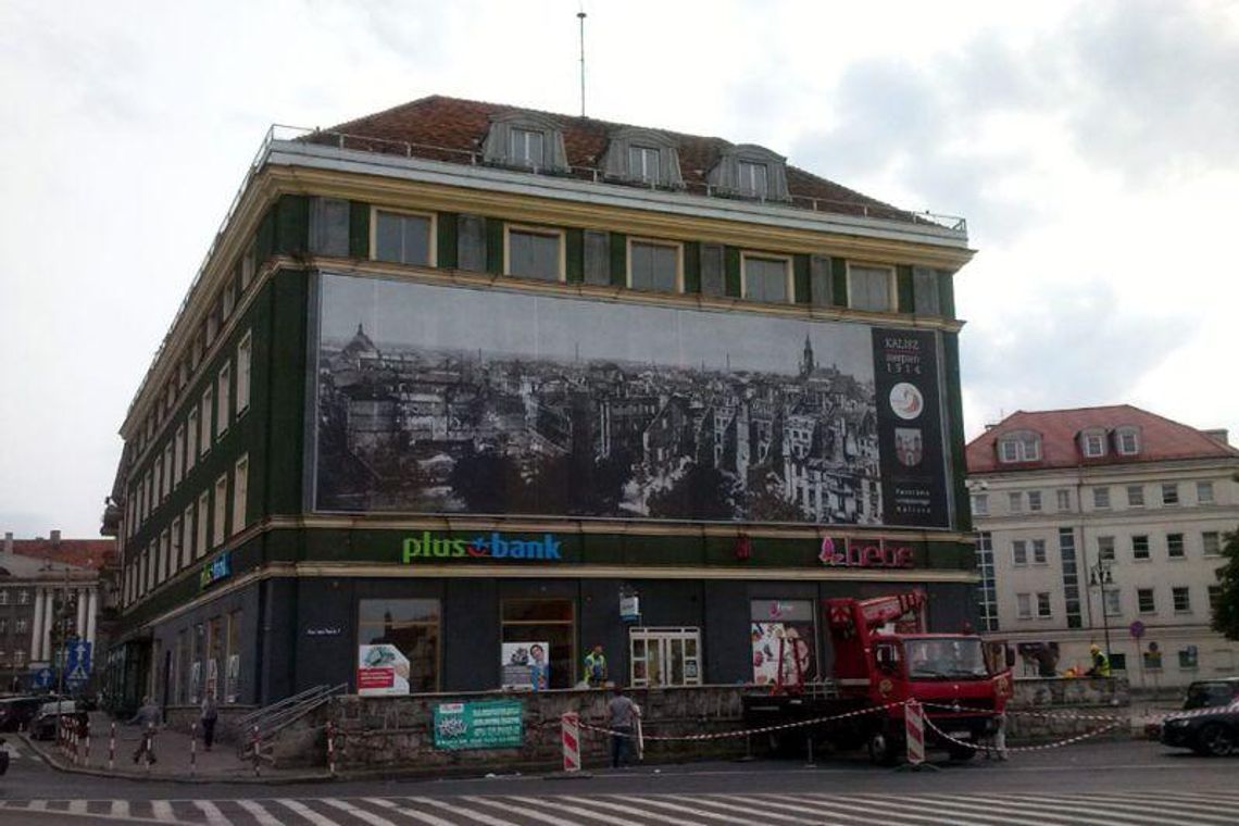 Panorama zniszczonego Kalisza na domu towarowym