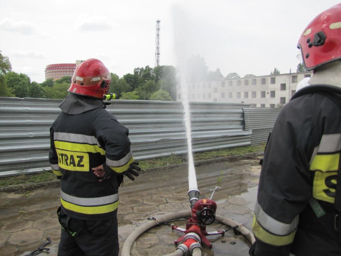 Pianą zamiast wodą. Kaliska straż sięga po nowe rozwiązania