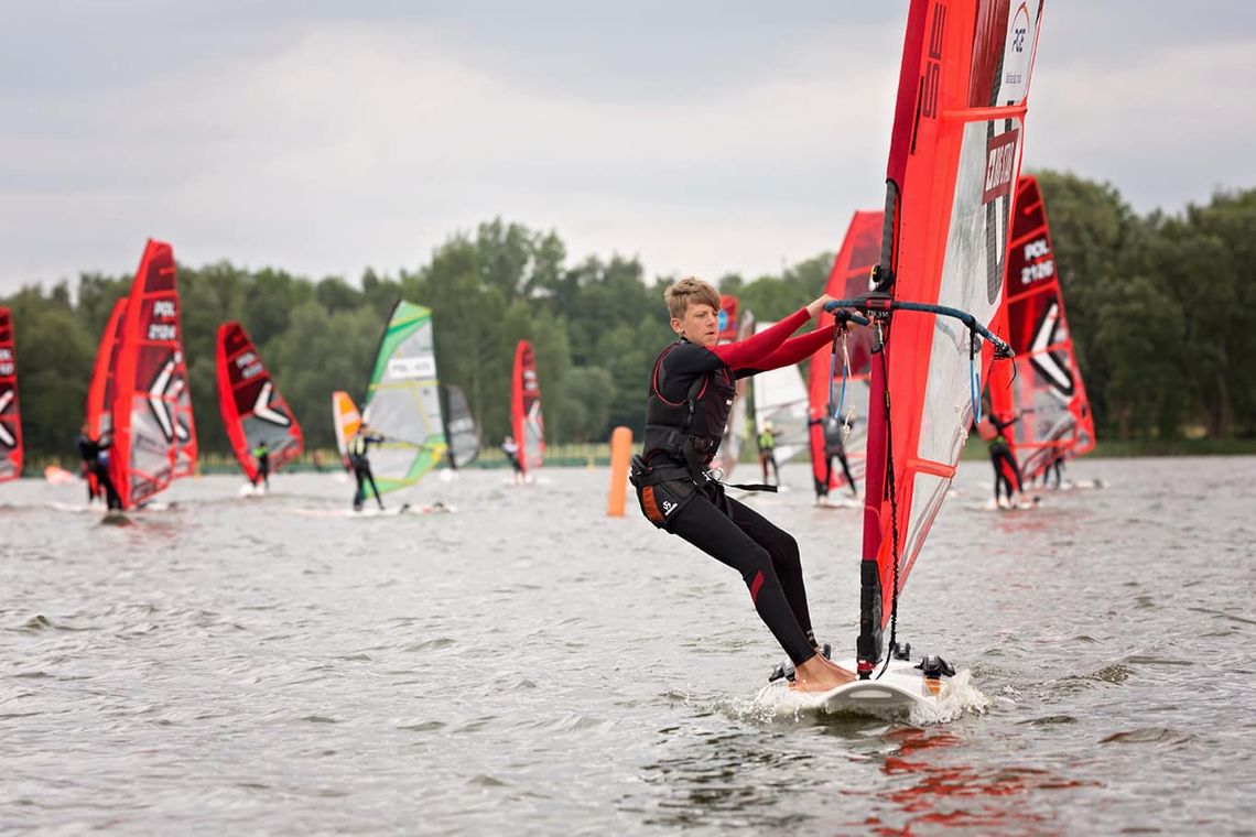 Piękne widowisko na Szałe. Opanują je windsurferzy!