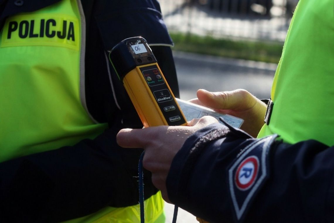 Pijany jak bela nadział się na policjantów. I po prawku...