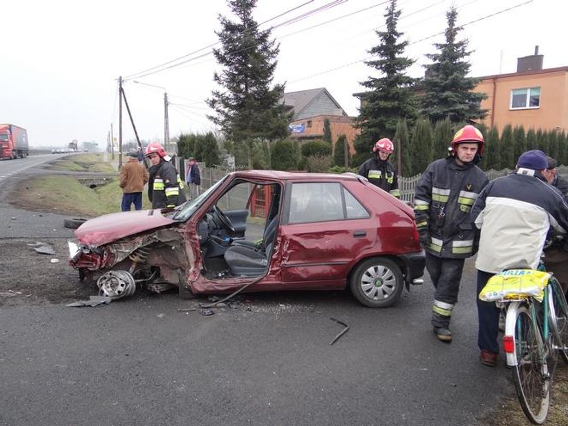 Pijany kierowca zderzył się z dwoma pojazdami ZDJĘCIA