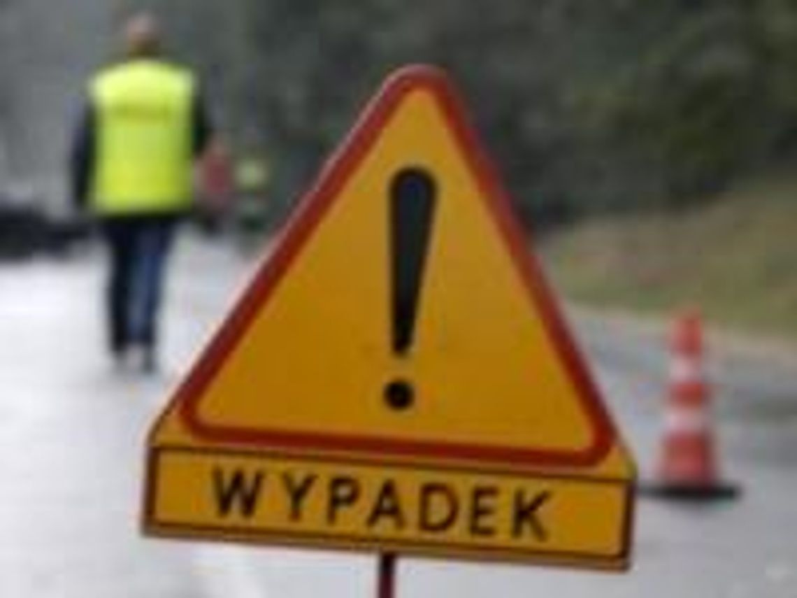 Pijany pieszy na drodze? Dzwoń po policję!