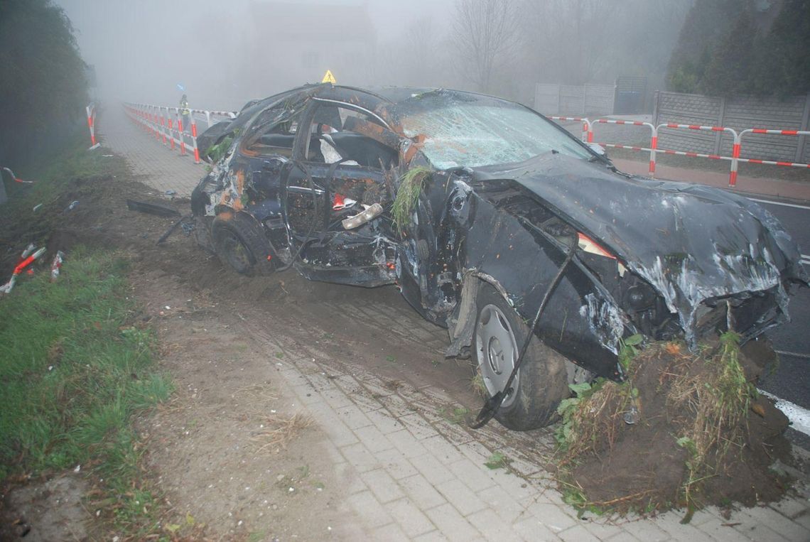 Pijany Ukrainiec dachował mercedesem ZDJĘCIA