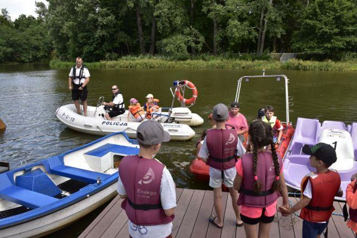 Piknik na Przystani Kalisz. Policjanci i strażacy przypominali o bezpieczeństwie nad wodą ZDJĘCIA