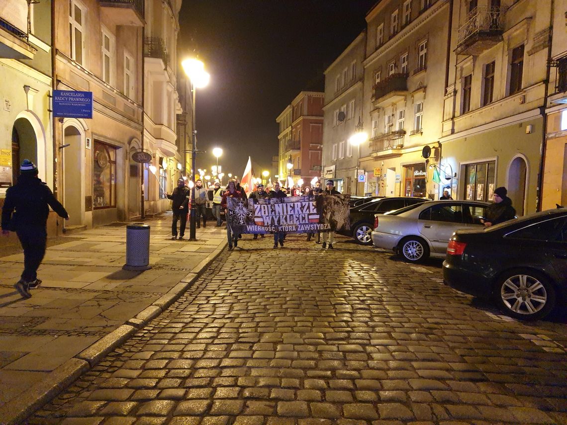 Po Marszu Żołnierzy Wyklętych obie strony sporu „poszkodowane” WIDEO