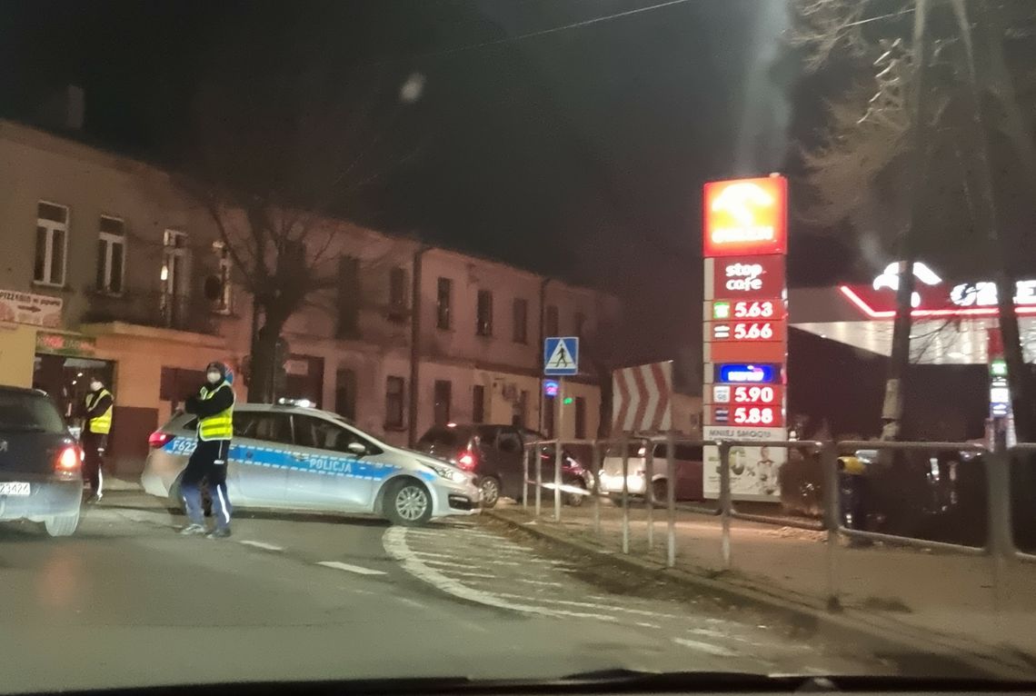 Po szturmie na stacje. Sprawdzamy ceny paliw i korki na drogach