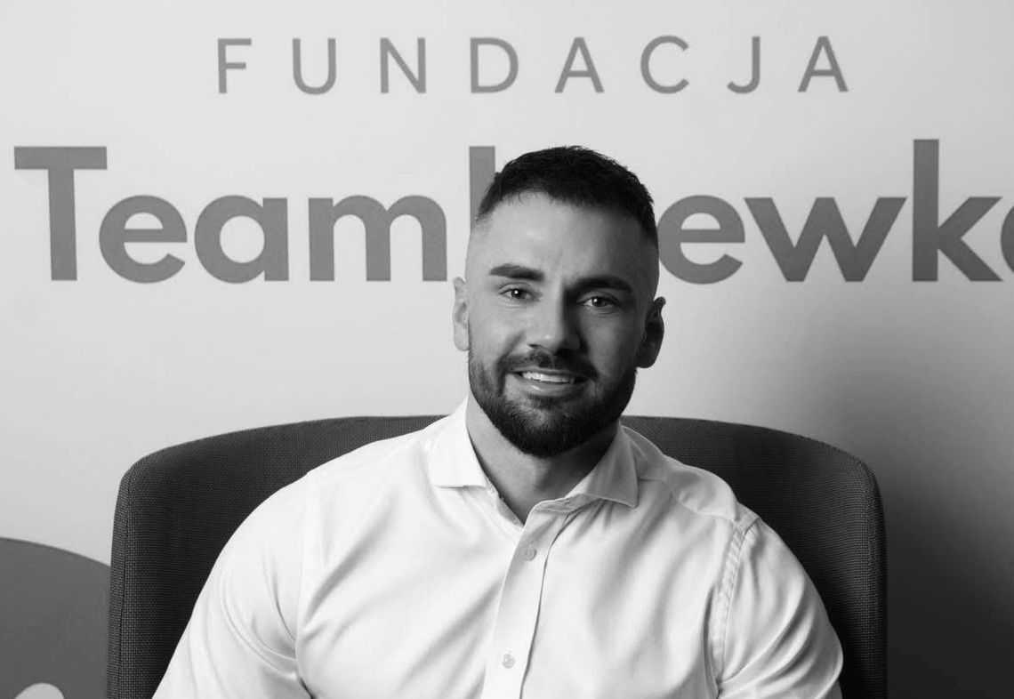 Pogrzeb Łukasza Litewki. Pożegnanie na cmentarzu bez kamer