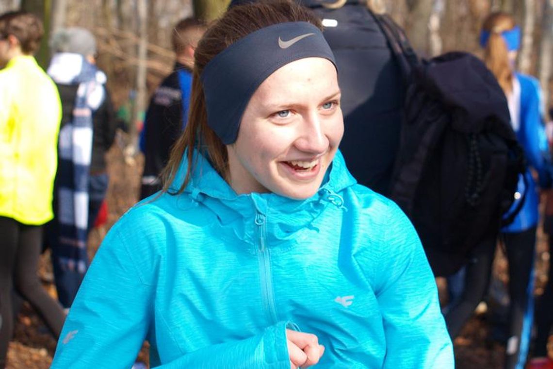 Pokonała rywalki i kontuzję! Kinga ze złotem w przełajach FOTO