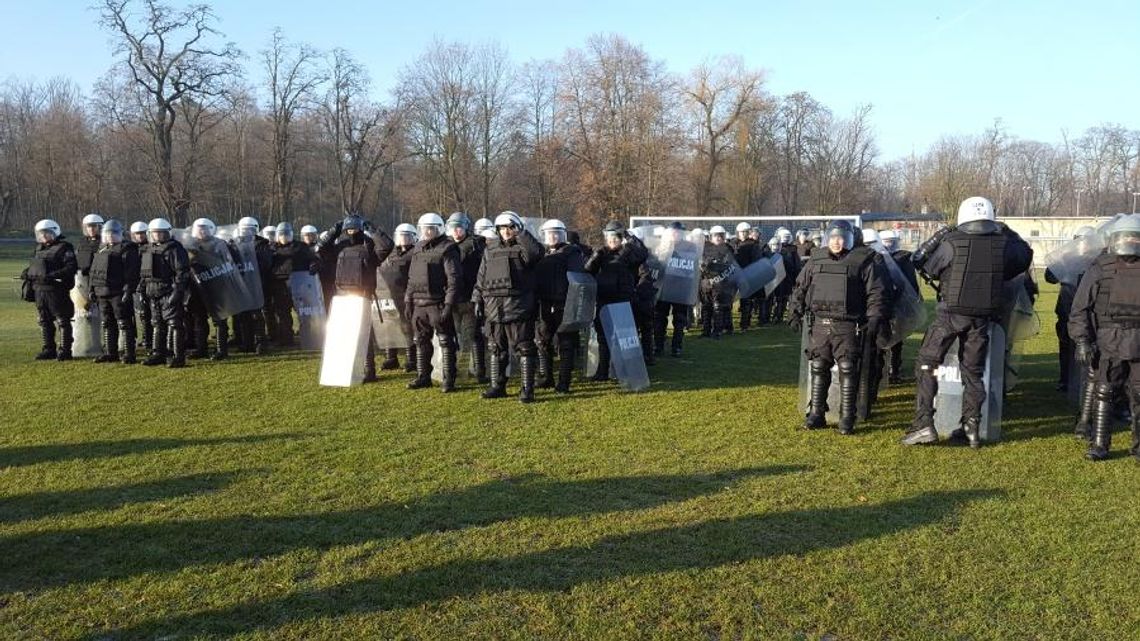 Policja ćwiczyła na wypadek zadymy ZDJĘCIA