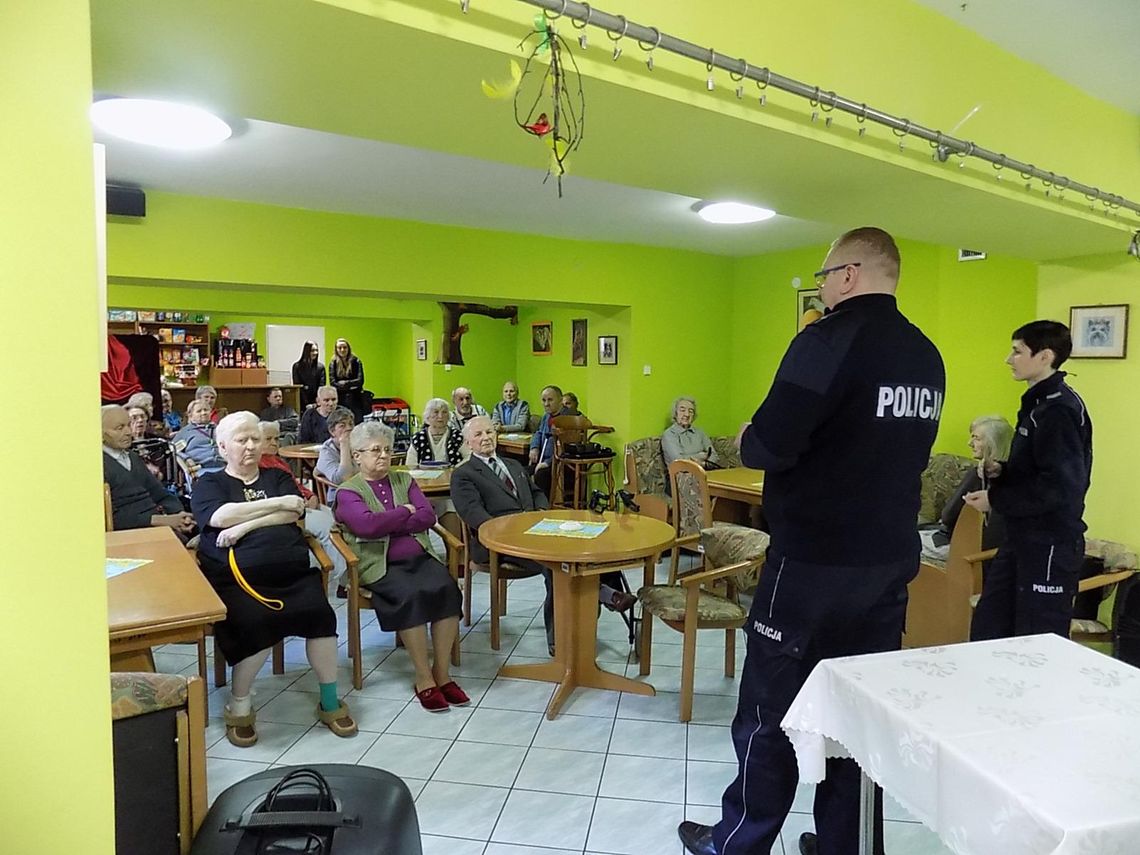 Policja w Domu Pomocy Społecznej ZDJĘCIA