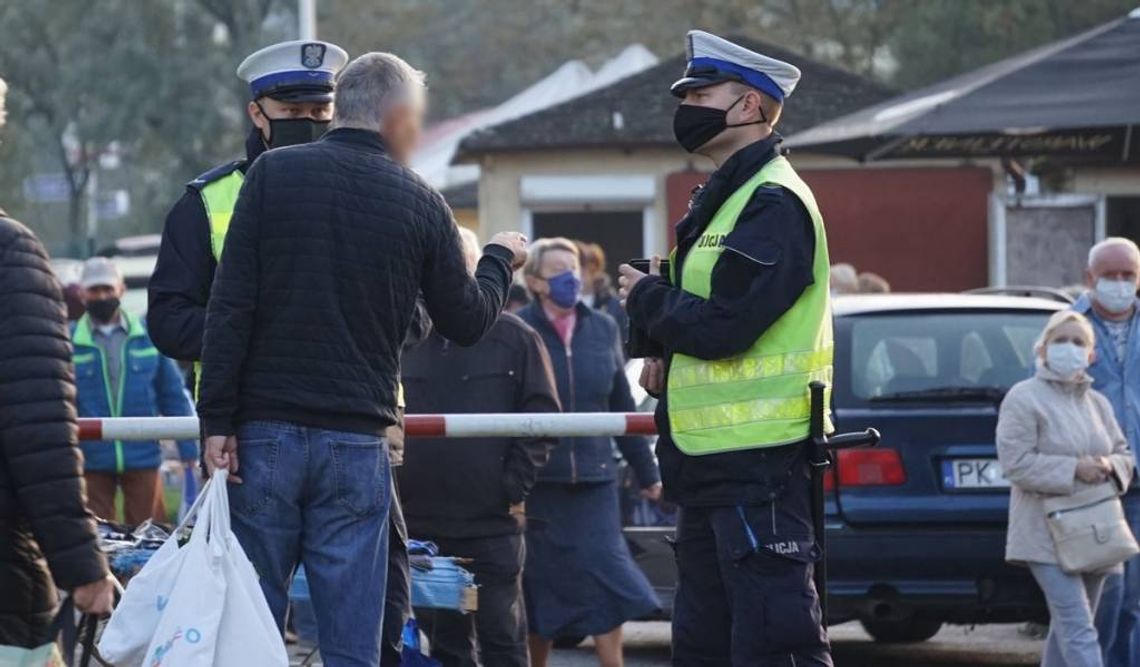 Policja w Kaliszu: posypały się mandaty za brak maseczek